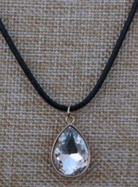 New Crystal Drop Pendant Necklace Imitation Leather Rope Cha