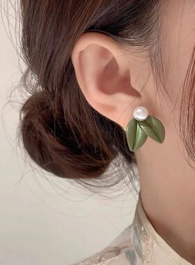 Asymmetry Imitation Pearl Gardenias Stud Earrings for Women