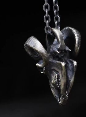 Retro Creative Trend Skull Plate Goat Skull Necklace Pendant