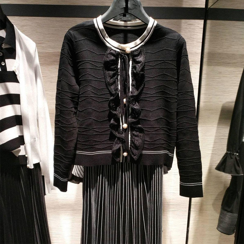 年阿玛施新特官网2021新款短外套 必帅毛针织衫