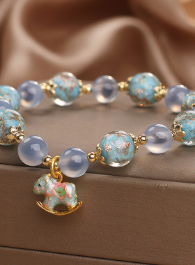 甜美蓝色溏心玛瑙木马吊坠手链