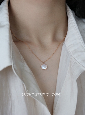 白贝母法式金色项链女钛钢不掉色