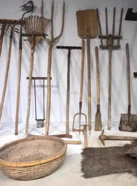 民俗老物件老农具摆件装饰木耙土搂铁锹扁担农庄影视道具农场农耕