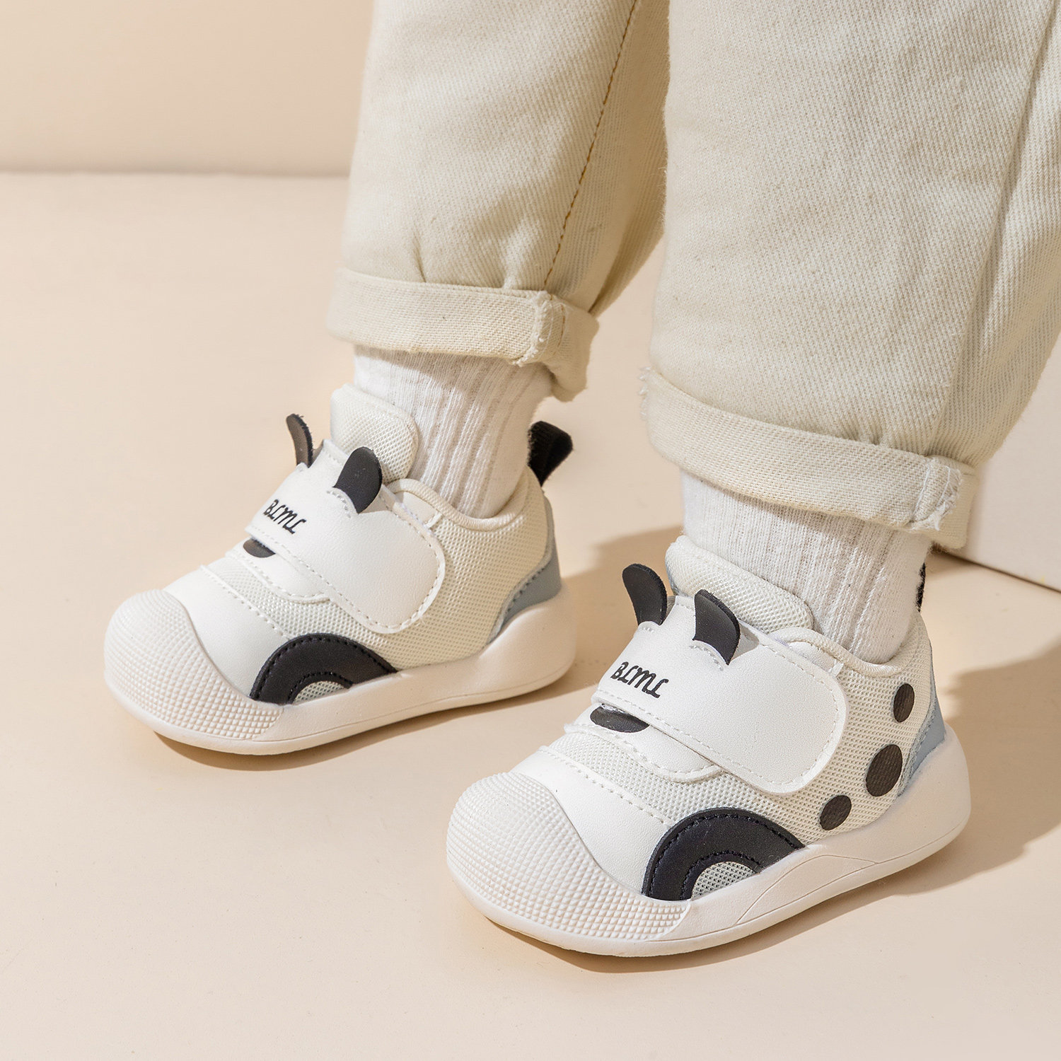 学步鞋男宝宝春季新款软底防滑轻便透气婴儿鞋春秋幼儿女宝宝鞋子