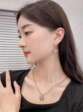 2022年新款潮高级设计感粉色玻璃爱心项链锁骨链韩国小众手作项圈