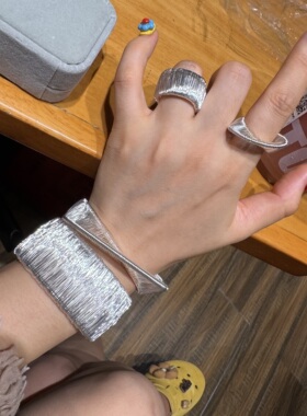 银色金属螺旋手镯女简约流苏宽版手环6cm混合材质