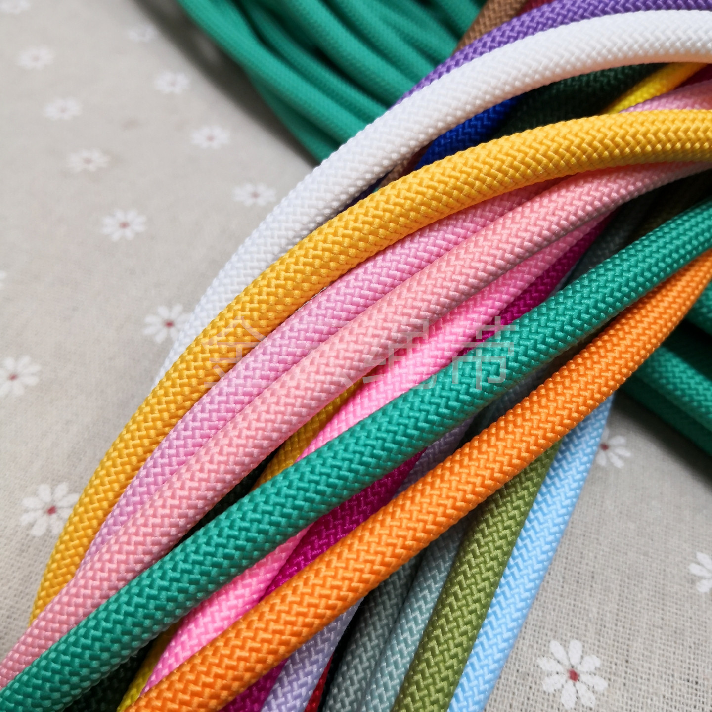 7.5mm粗彩色编织圆绳手机挂绳斜挎可背手腕绳实心耐用宠物牵引绳,淘宝优惠券,粉丝福利购,淘宝优惠卷