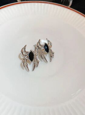 Gothic Retro Spider Earrings for WomenBlack Resin Bead Earri