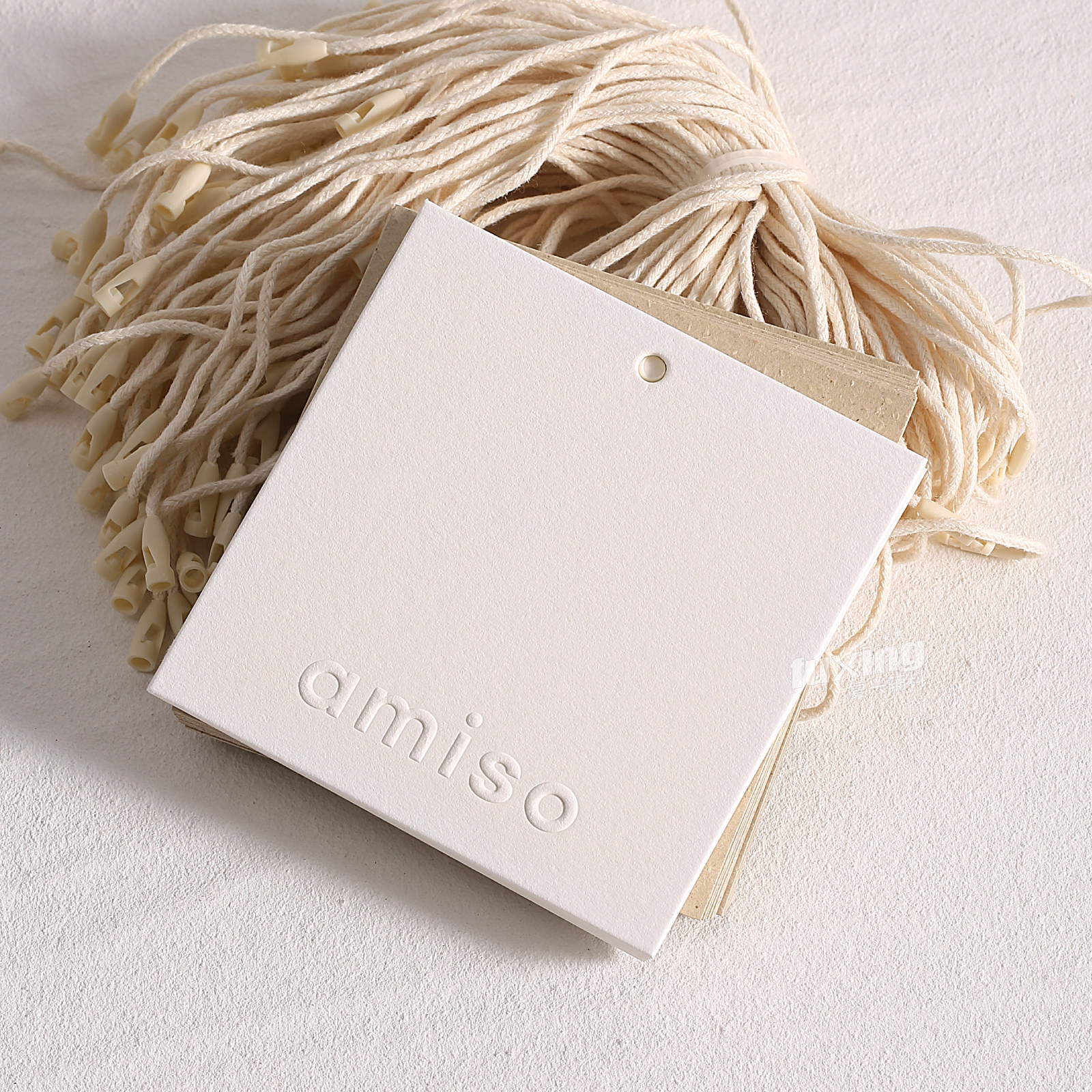 服装吊牌定制衣服挂牌定做简约高级凸起特种纸做旧高档吊卡设计,淘宝优惠券,粉丝福利购,淘宝优惠卷