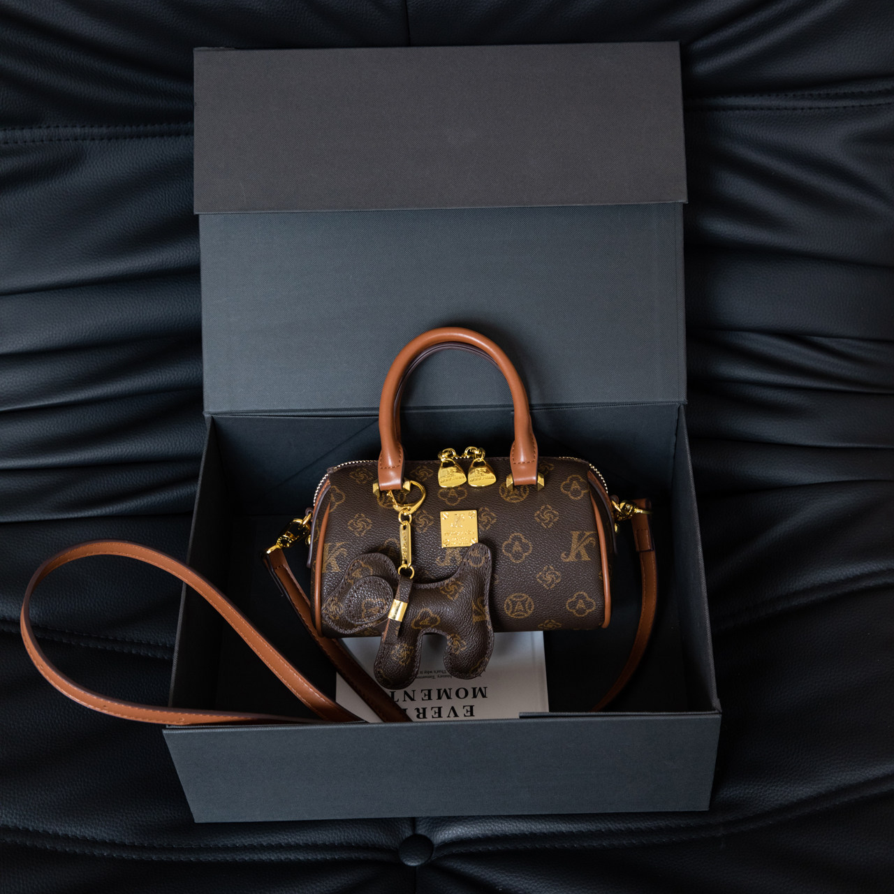 轻奢复古老花枕头包包女士2025新款潮迷你手提单肩斜挎包波士顿包,淘宝优惠券,粉丝福利购,淘宝优惠卷