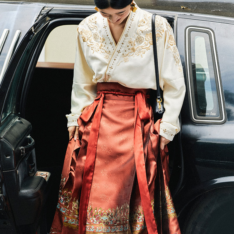 蕴锦[朱雀]重工刺绣缎面交领衫一片式红色马面裙汉服女婚服敬酒服,淘宝优惠券,粉丝福利购,淘宝优惠卷