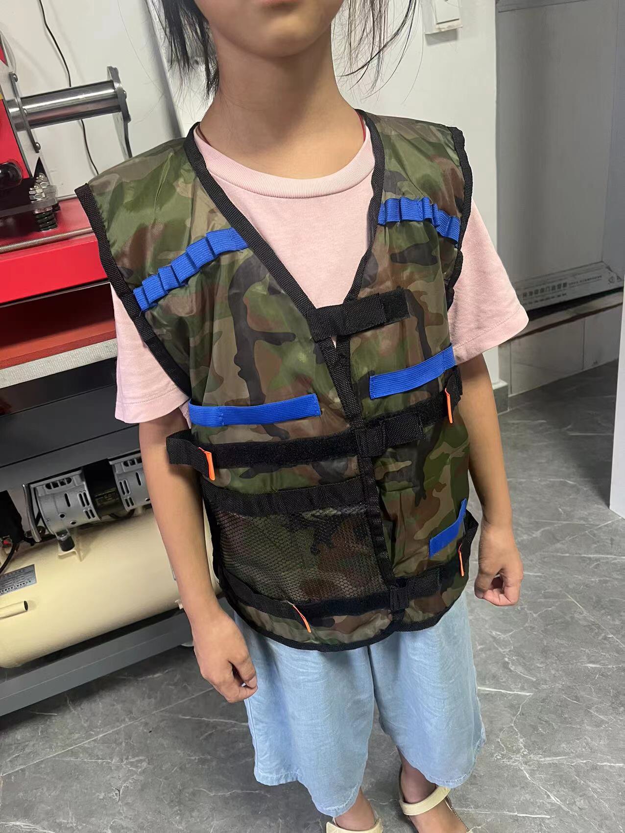 幼儿园迷彩马甲战术背心夏季薄款透气军人野战游戏儿童演出表演服