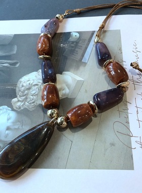 欧美复古西洋风棕色树脂项链复古