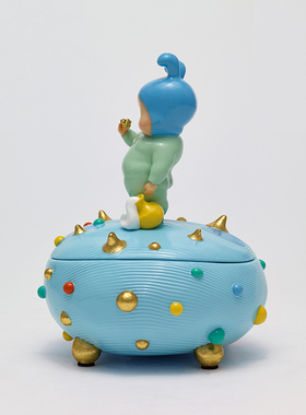 瞿广慈月光宝盒水瓶座酒柜艺术品