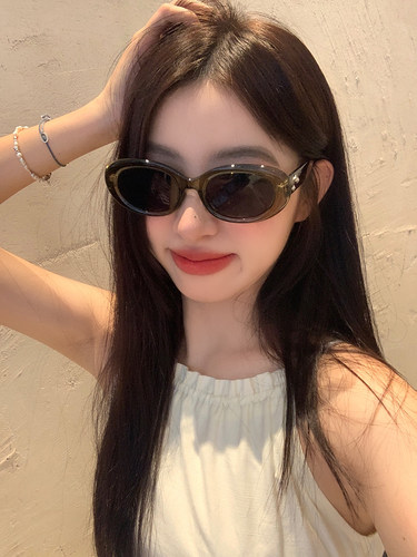 馨帮帮 椭圆撞色边框太阳眼镜高级感百搭复古海边开车护眼墨镜女 - 图2