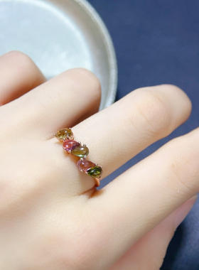 纯天然碧玺戒指s925纯银镶嵌。晶体干净，颜色好火彩好主石3*5mm