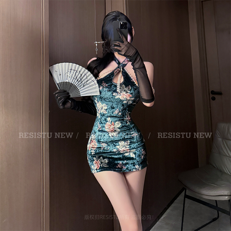 RESISTU初晴烟雨 复古改良旗袍性感新中式丝绒挂脖睡裙女2026新品,淘宝优惠券,粉丝福利购,淘宝优惠卷