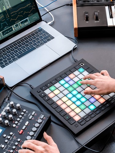 诺维逊 Novation LAUNCHPAD PRO X MINI电子音乐电音板打击垫-图0