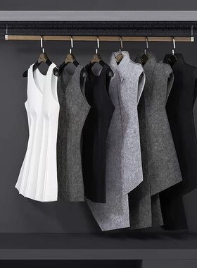 八度空间现代简约样板间衣帽间衣橱衣服毛毡衣模毛毡衣服装饰摆件