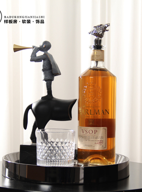 音乐风格样板间酒柜吧台书房陈设装饰洋酒摆件黑胶唱片复古音箱