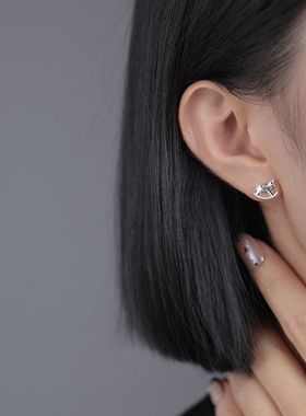 锁骨质感生肖马足银耳钉甜美S999