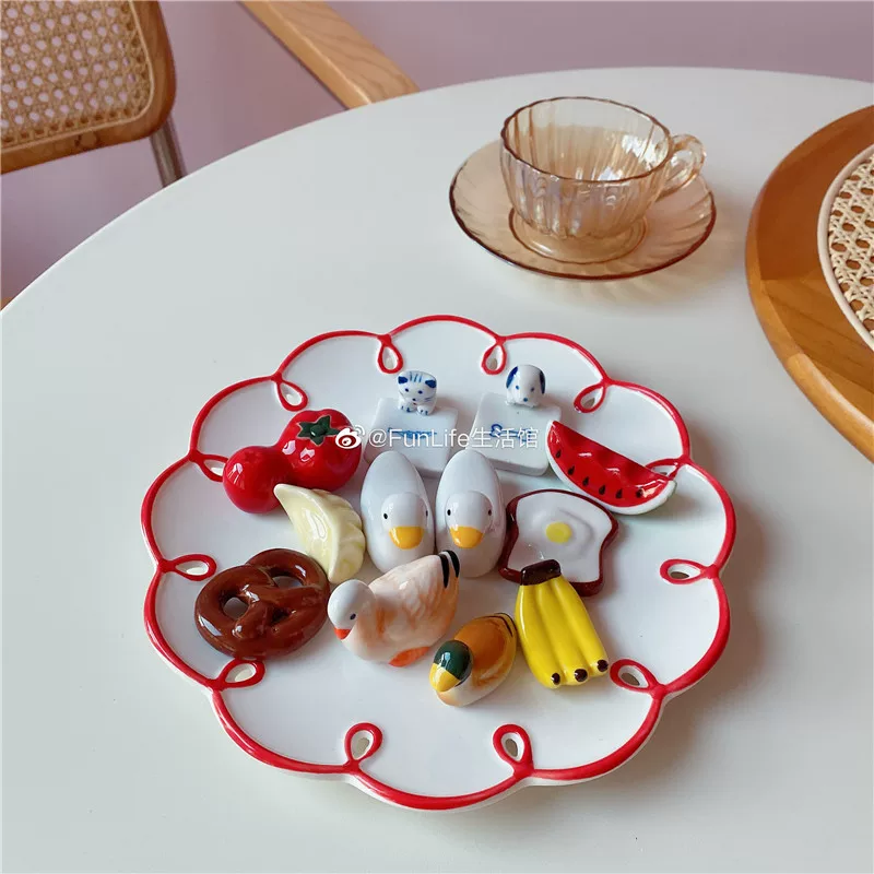 Веселый музей Life Cute Fruit Animal Bread Ceramic Chopsticks Shelf Japan-style Chopsticks Pillow Pillow Chopsticks