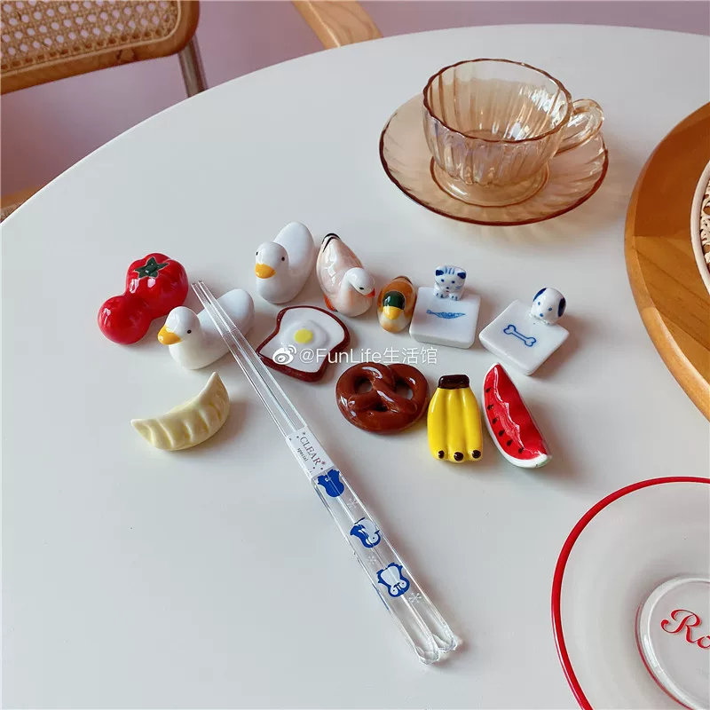 Веселый музей Life Cute Fruit Animal Bread Ceramic Chopsticks Shelf Japan-style Chopsticks Pillow Pillow Chopsticks