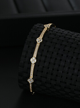 2026真金电镀微镶锆石轻奢手饰品女噶锆石四叶草手镯精致网红手环