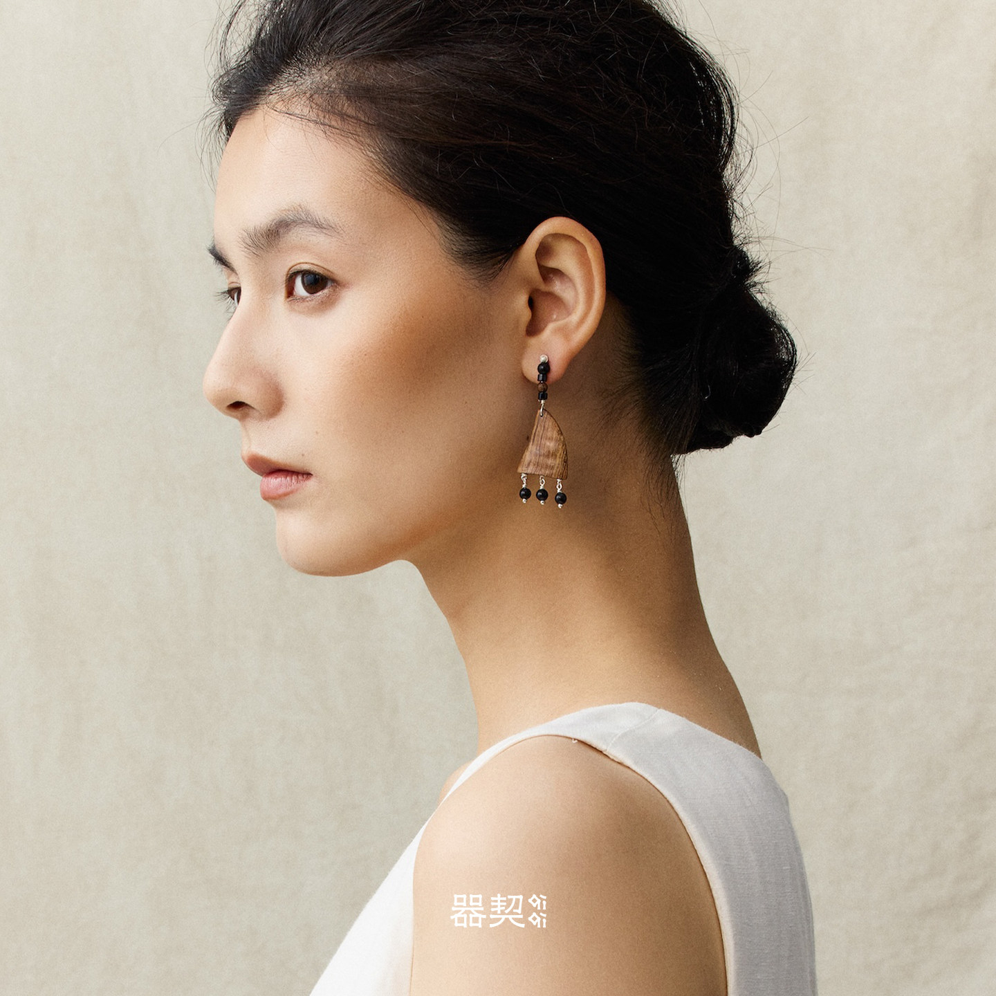 QIQI器契 鸣角牛骨红石耳坠 纯银原创设计乌金银饰耳饰耳环 默叙,淘宝优惠券,粉丝福利购,淘宝优惠卷