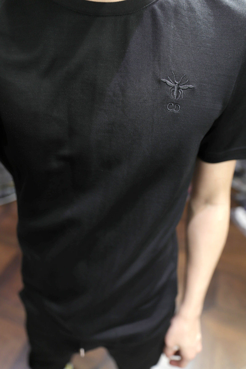 夏季欧洲简约工艺刺绣蜜蜂徽章圆领天丝麻黑色圆领修身短袖T恤男,淘宝优惠券,粉丝福利购,淘宝优惠卷