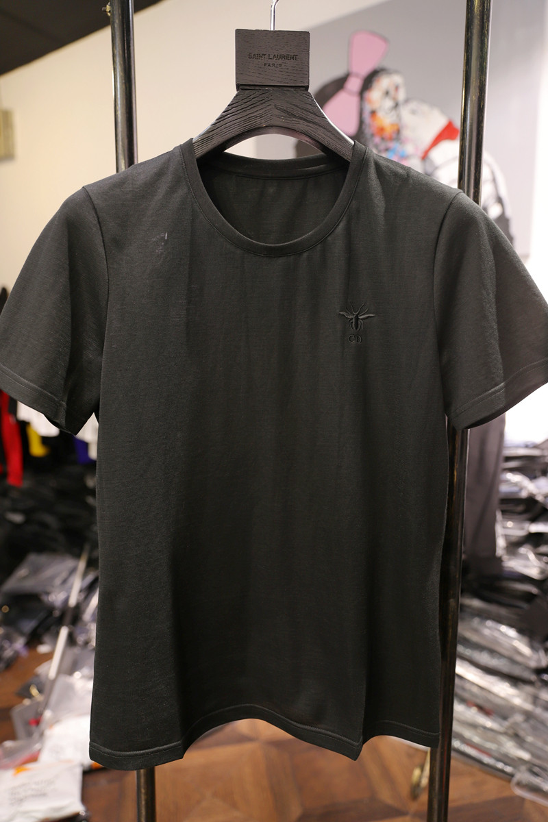 夏季欧洲简约工艺刺绣蜜蜂徽章圆领天丝麻黑色圆领修身短袖T恤男,淘宝优惠券,粉丝福利购,淘宝优惠卷