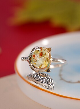 时尚S925纯银灵狐天然琥珀戒指