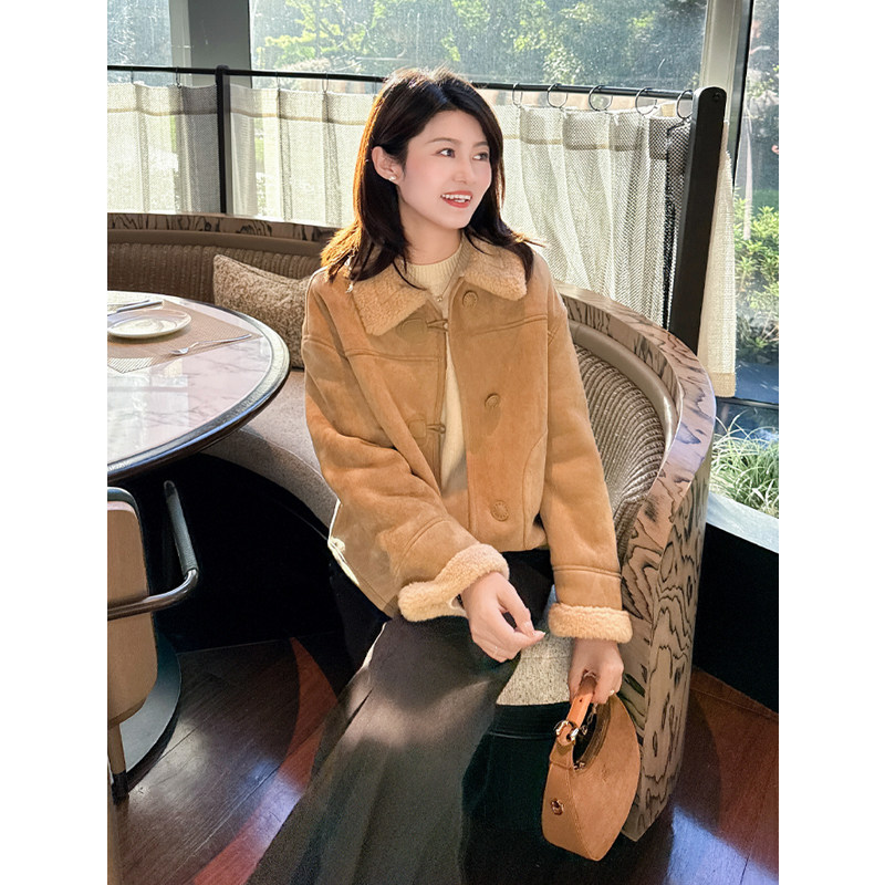 紫璐莱冬日暖调~复古减龄翻领短款皮毛一体羊羔毛麂皮绒外套女54X,淘宝优惠券,粉丝福利购,淘宝优惠卷