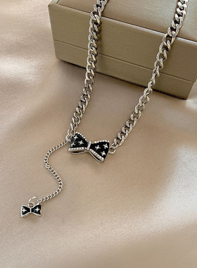 甜酷黑色复古蝴蝶结项链女夏小众高级设计感锁骨链简约吊坠颈链潮