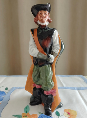 英国RoyalDoulton骨瓷骑士瓷偶