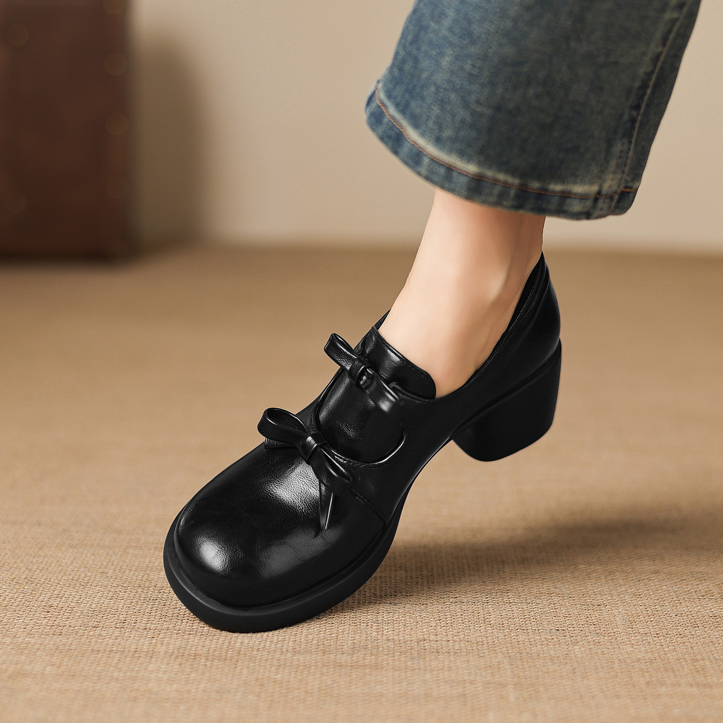 ladyblack蝴蝶结深口单鞋女粗高跟小皮鞋圆头乐福鞋大码单鞋41-43,淘宝优惠券,粉丝福利购,淘宝优惠卷