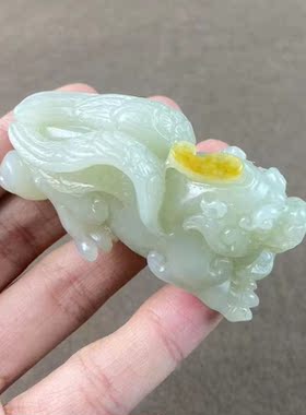新疆和田玉籽料招财兽小摆件手把件