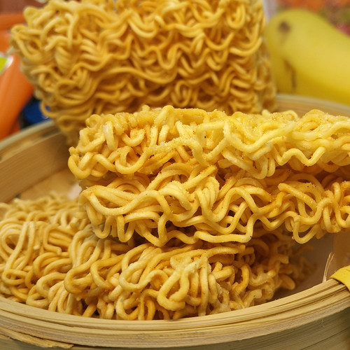京辉炭烧点心面干脆面干吃整箱混装方便面休闲儿童零食清真小零食 - 图2