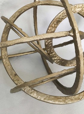 新纪元锻打铜质几何现代桌面摆件