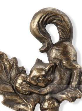 现货纽约下城公园进口松鼠觅食的灵动瞬间铸铁艺术挂钩