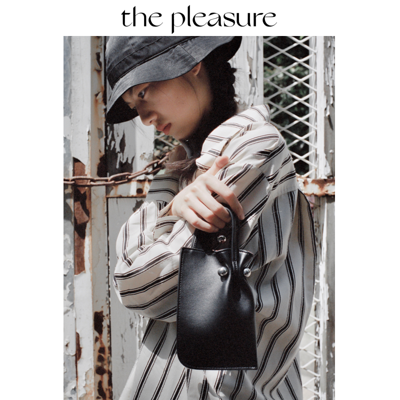 thepleasure软雕塑系列牛皮手机包皮套链条迷你包女原创质感-图0