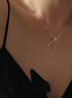 打结飘带蝴蝶结项链随意简约新款时尚高级感百搭轻奢锁骨链配饰