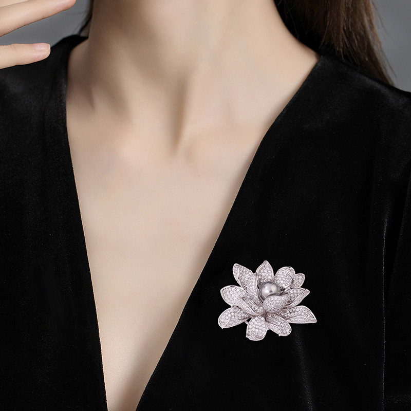 紫罗兰银盛莲胸针高档女精致奢华气质莲花朵胸花生日礼物潮别针,淘宝优惠券,粉丝福利购,淘宝优惠卷