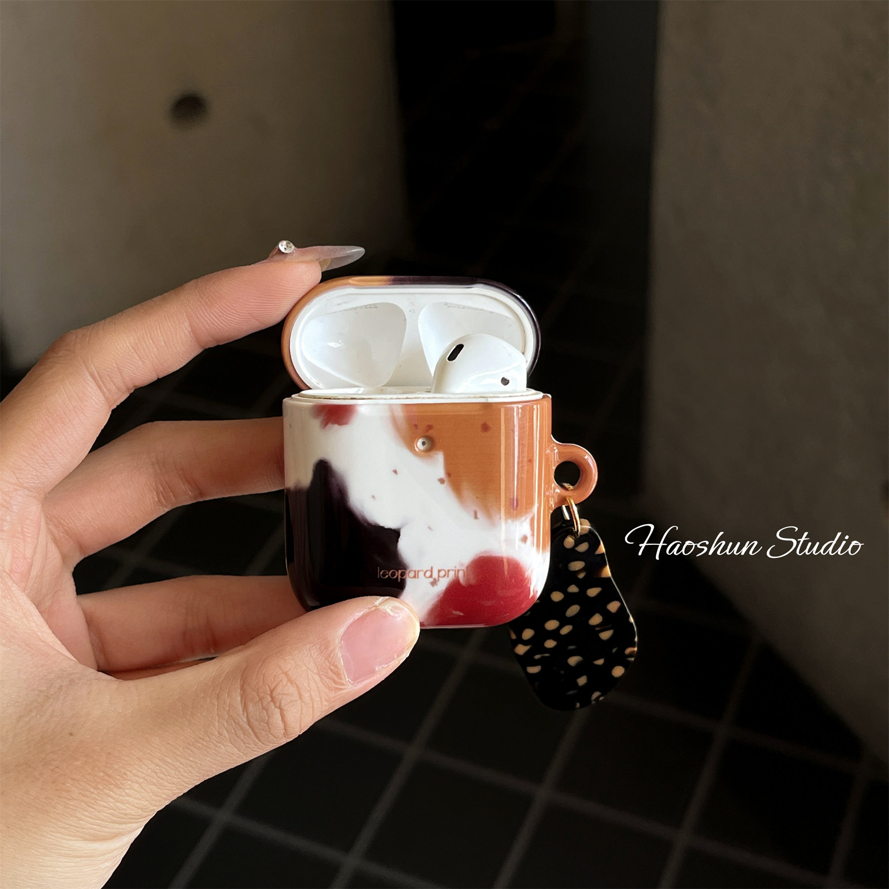 棕红晕黑适用于Airpodspro3保护套AirPods4耳机套aipods1/2AirPodspro2苹果airpods3小众菲林光面可爱耳机壳,淘宝优惠券,粉丝福利购,淘宝优惠卷