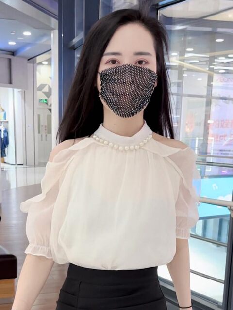ເສື້ອ chiffon off-shoulder ຂອງຝຣັ່ງສໍາລັບແມ່ຍິງ summer 2025