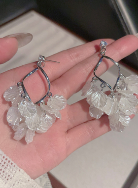 法式贝壳花瓣流苏耳环女轻奢小众设计高级感春季度假风耳饰耳夹