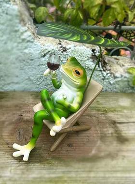 休闲沙滩躺椅青蛙女郎摆件松弛感阳台电视柜造景布置装饰动物工艺