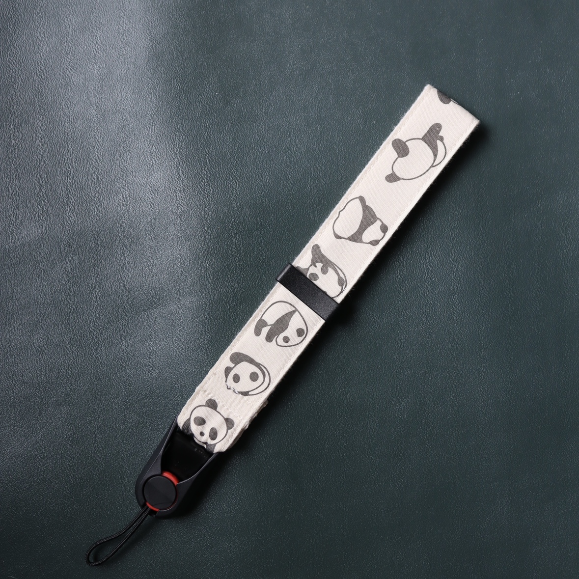 Unikstrap纯手作柔软舒适慵懒熊猫通用快拆相机腕带相机手绳 - 图0