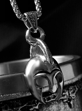 罗马吊坠项链钛钢蛇骨链男斯巴达