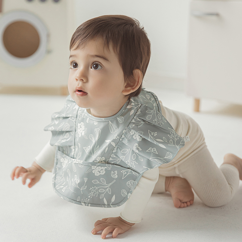 Guiqi Bear baby anti-dirty clothes bib four seasons